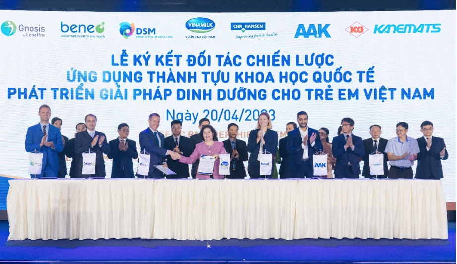 Vinamilk[-]đặt[-]kế[-]hoạch[-]doanh[-]thu[-]năm[-]2023[-]kỷ[-]lục,[-]hơn[-]63.300[-]tỷ[-]đồng